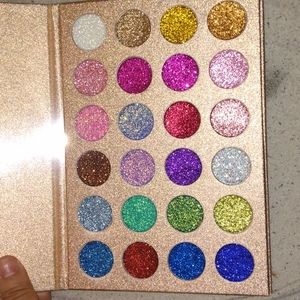 Kara beauty Galaxy palette